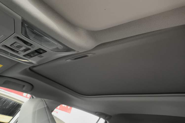 Used Toyota Wildlander 2020 2.0L CVT 4x4 Luxury Edition Headliner