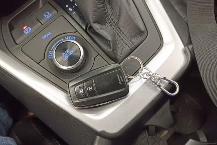 Used Toyota Wildlander 2020 Dual-Motor 2.5L E-CVT Four-Wheel Drive Luxury Edition Interior 1