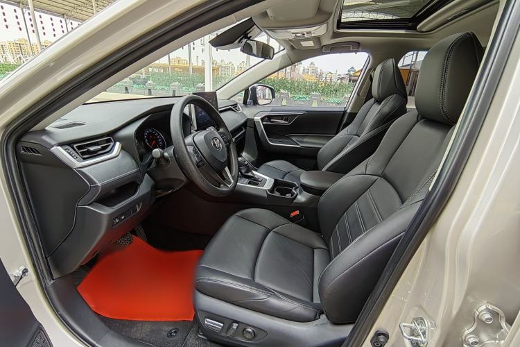 Used Toyota Wildlander 2020 2.0L CVT 4x4 Luxury Edition Interior 1