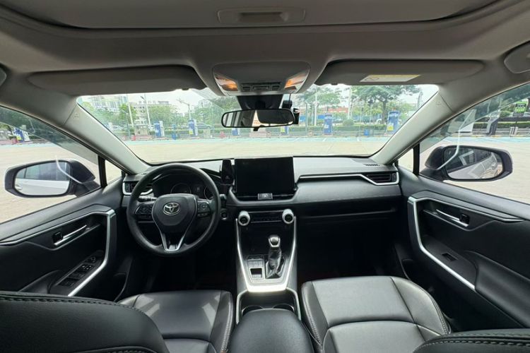 Used Toyota Wildlander 2020 2.0L CVT 4x4 Luxury Edition Interior 1