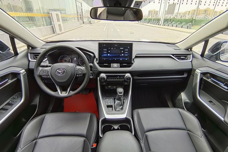 Used Toyota Wildlander 2020 2.0L CVT 4x4 Luxury Edition Interior 3