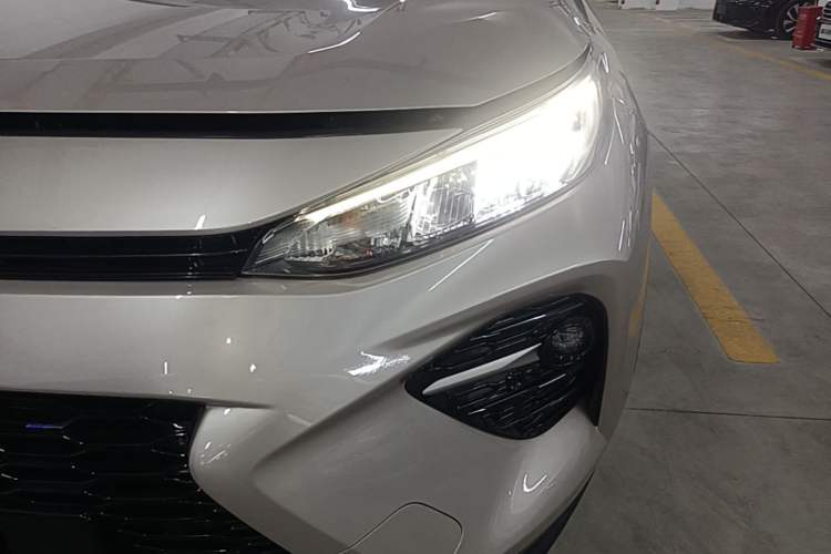 Used Toyota Wildlander 2020 2.0L CVT Two-Wheel Drive Luxury Edition Left Front Headlight