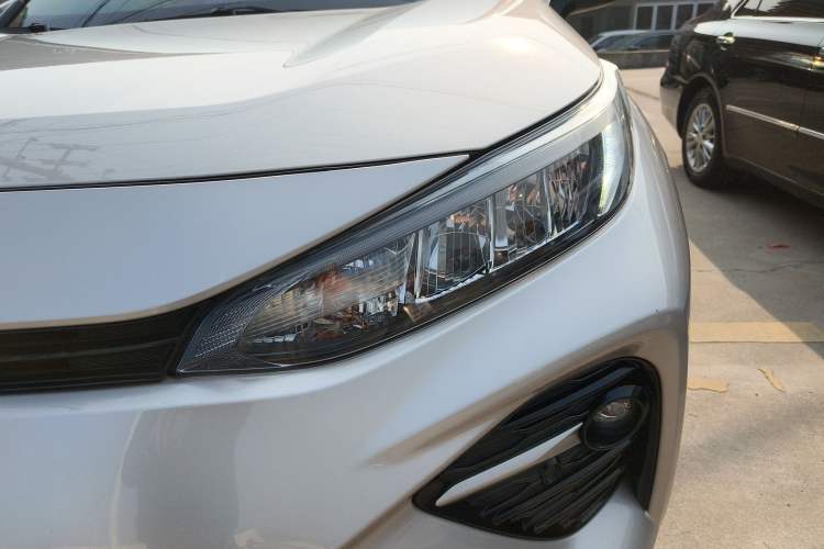 Used Toyota Wildlander 2020 2.0L CVT Two-Wheel Drive Luxury Edition Left Front Headlight