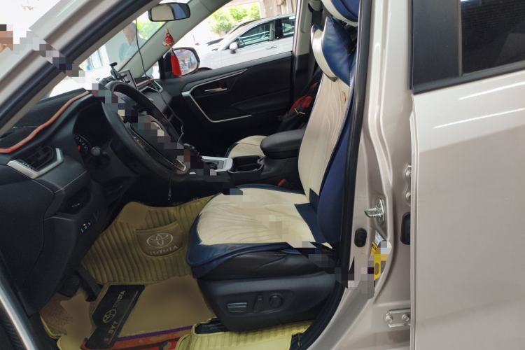Used Toyota Wildlander 2020 2.0L CVT Two-Wheel Drive Luxury Edition Left Front Seat
