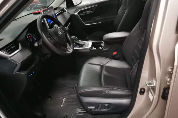Used Toyota Wildlander 2020 Dual-Engine 2.5L E-CVT Two-Wheel Drive Luxury Edition Left Front Seat