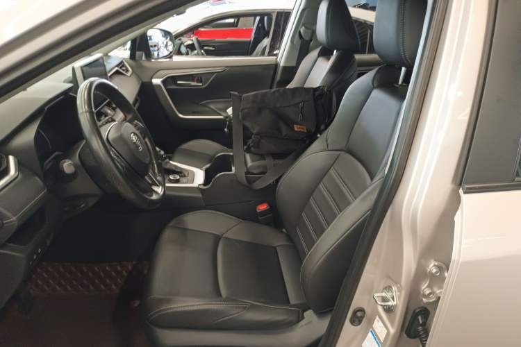 Used Toyota Wildlander 2020 Dual-Motor 2.5L E-CVT Four-Wheel Drive Luxury Edition Left Front Seat