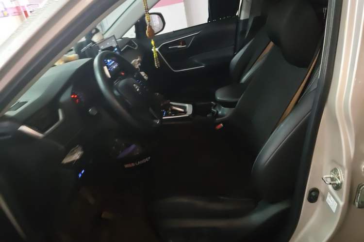 Used Toyota Wildlander 2020 2.0L CVT Two-Wheel Drive Luxury Edition Left Front Seat