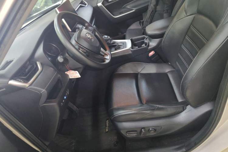 Used Toyota Wildlander 2020 Dual-Engine 2.5L E-CVT Two-Wheel Drive Luxury Edition Left Front Seat