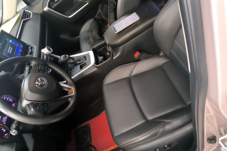 Used Toyota Wildlander 2020 2.0L CVT 4x4 Luxury Edition Left Front Seat