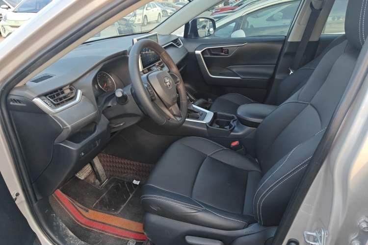 Used Toyota Wildlander 2020 2.0L CVT Two-Wheel Drive Leading Edition Left Front Seat