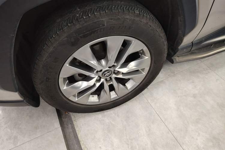 Used Toyota Wildlander 2020 Dual-Engine 2.5L E-CVT Two-Wheel Drive Prestige Edition Left Front Wheel Hub