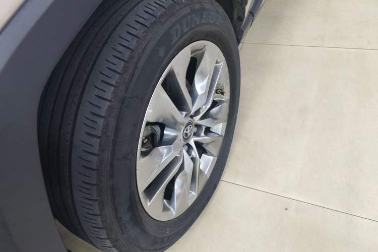 Used Toyota Wildlander 2020 Dual-Engine 2.5L E-CVT Two-Wheel Drive Luxury Edition Left Front Wheel Hub