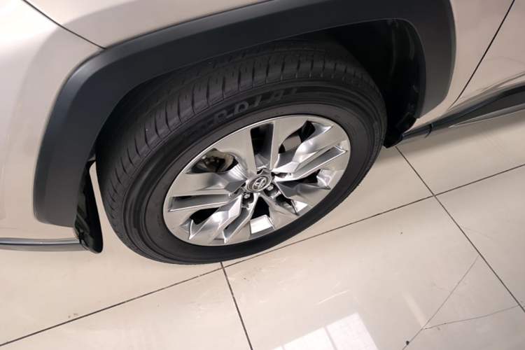 Used Toyota Wildlander 2020 2.0L CVT 4x4 Luxury Edition Left Front Wheel Hub