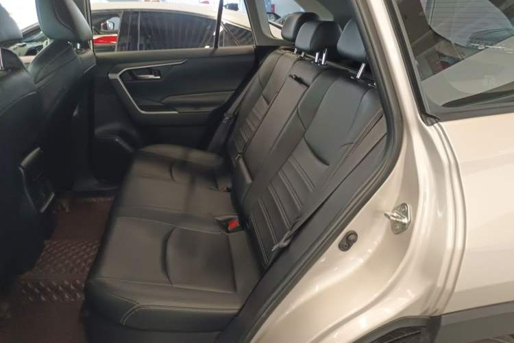 Used Toyota Wildlander 2020 Dual-Motor 2.5L E-CVT Four-Wheel Drive Luxury Edition Left Rear Seat