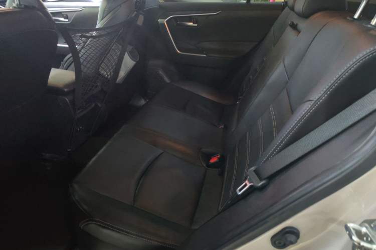 Used Toyota Wildlander 2020 Dual-Engine 2.5L E-CVT Two-Wheel Drive Luxury Edition Left Rear Seat