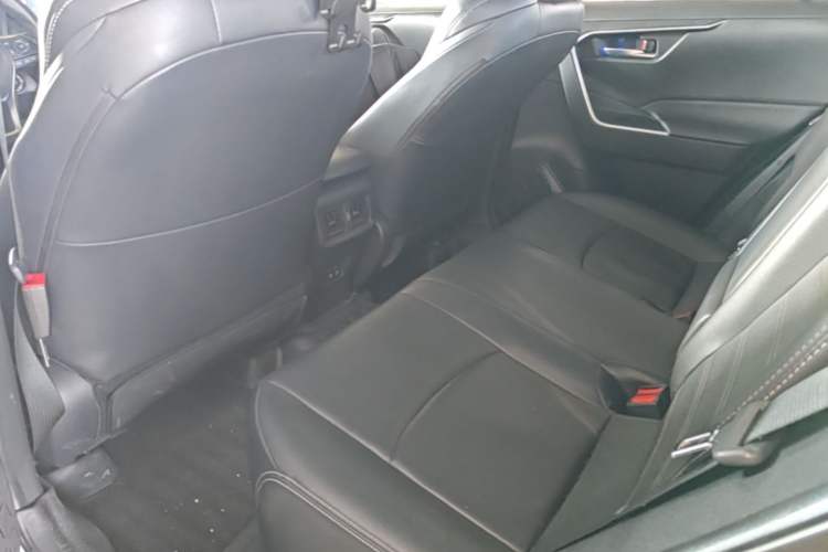 Used Toyota Wildlander 2020 2.0L CVT 4x4 Luxury Edition Left Rear Seat