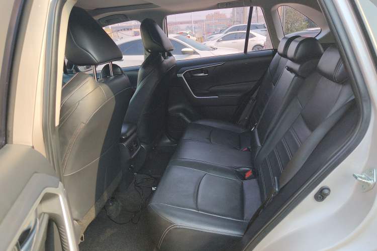 Used Toyota Wildlander 2020 2.0L CVT Two-Wheel Drive Luxury Edition Left Rear Seat