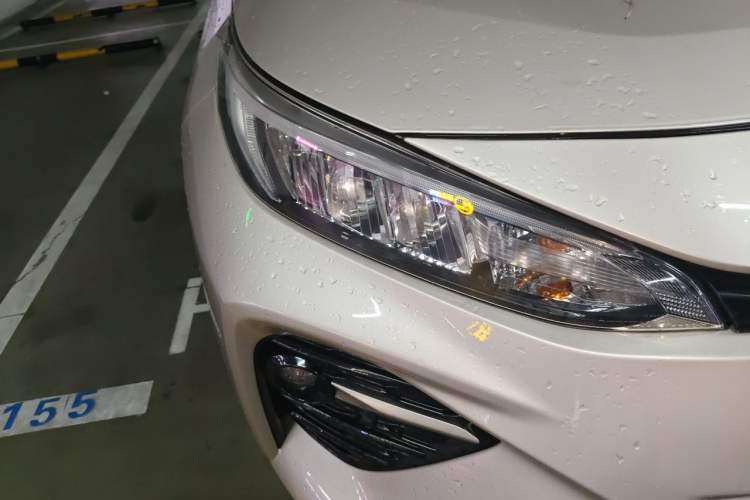 Used Toyota Wildlander 2020 2.0L CVT Two-Wheel Drive Luxury Edition Right Front Headlight