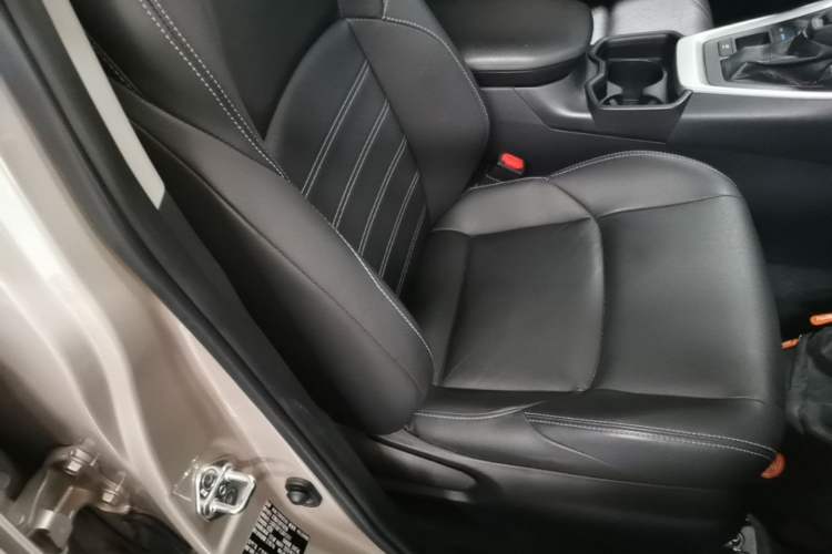 Used Toyota Wildlander 2020 Dual-Engine 2.5L E-CVT Two-Wheel Drive Luxury Edition Right Front Seat