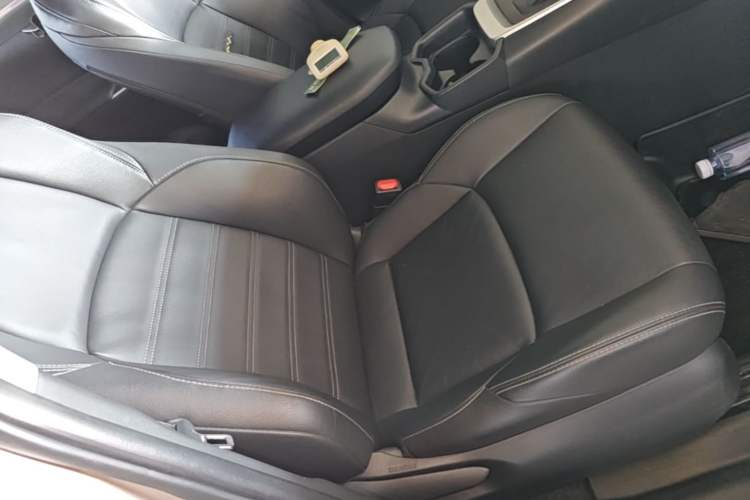 Used Toyota Wildlander 2020 2.0L CVT 4x4 Luxury Edition Right Front Seat