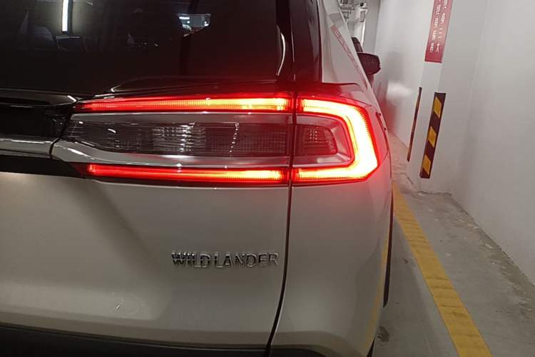 Used Toyota Wildlander 2020 2.0L CVT Two-Wheel Drive Luxury Edition Right Rear Taillight