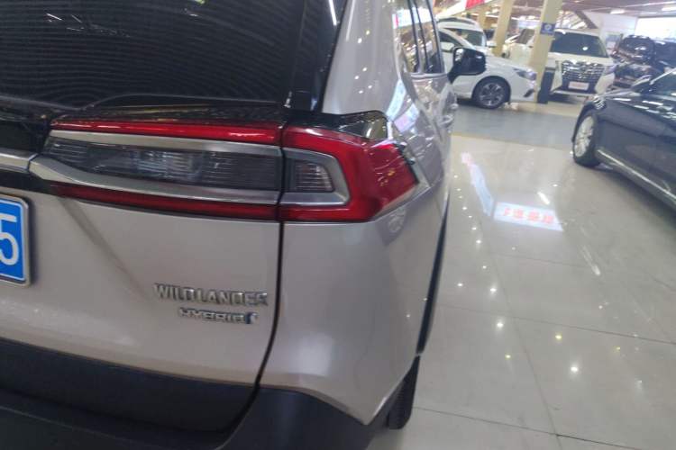 Used Toyota Wildlander 2020 Dual-Engine 2.5L E-CVT Two-Wheel Drive Luxury Edition Right Rear Taillight