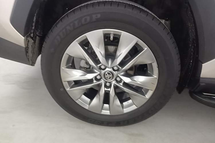Used Toyota Wildlander 2020 2.0L CVT Two-Wheel Drive Luxury Edition Right Rear Wheel Hub