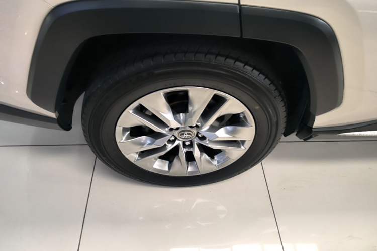 Used Toyota Wildlander 2020 2.0L CVT 4x4 Luxury Edition Right Rear Wheel Hub