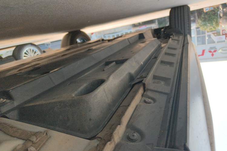 Used Toyota Wildlander 2020 2.0L CVT Two-Wheel Drive Luxury Edition Right Side Sill