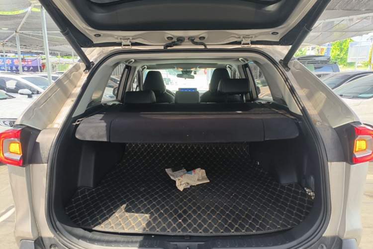 Used Toyota Wildlander 2020 2.0L CVT 4x4 Luxury Edition Trunk
