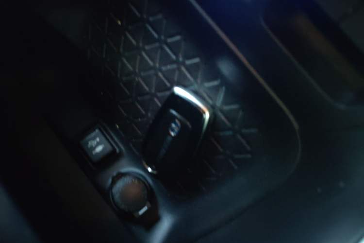 Used Toyota Wildlander 2020 Dual-Engine 2.5L E-CVT Two-Wheel Drive Luxury Edition Vehicle Key