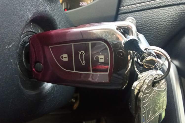 Used Toyota Wildlander 2020 2.0L CVT Two-Wheel Drive Leading Edition Vehicle Key
