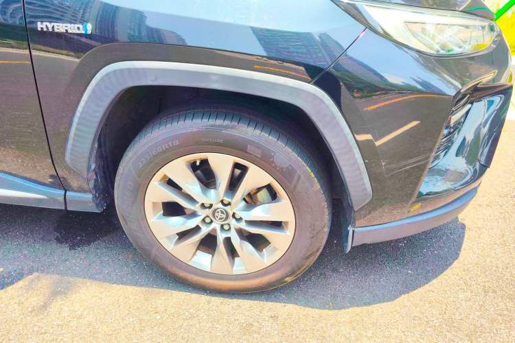 Used Toyota Wildlander 2020 Dual-Engine 2.5L E-CVT Two-Wheel Drive Luxury Edition Right Front Wheel Hub