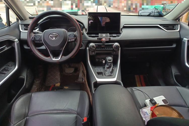 Used Toyota Wildlander 2020 2.0L CVT 4x4 Luxury Edition Center Console