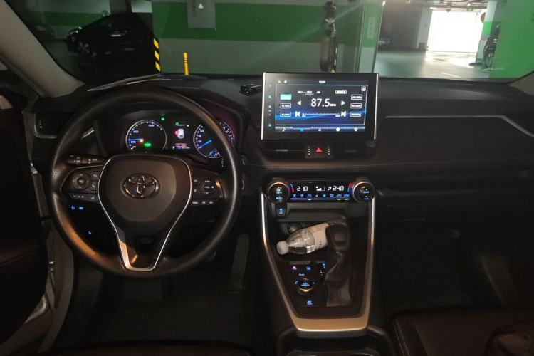 Used Toyota Wildlander 2020 Dual-Motor 2.5L E-CVT Four-Wheel Drive Luxury Edition Center Console