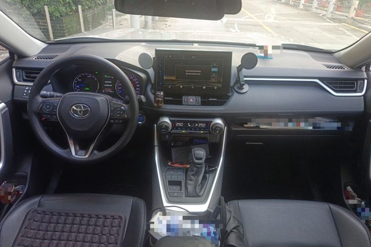 Used Toyota Wildlander 2020 Dual-Engine 2.5L E-CVT Two-Wheel Drive Luxury Edition Center Console