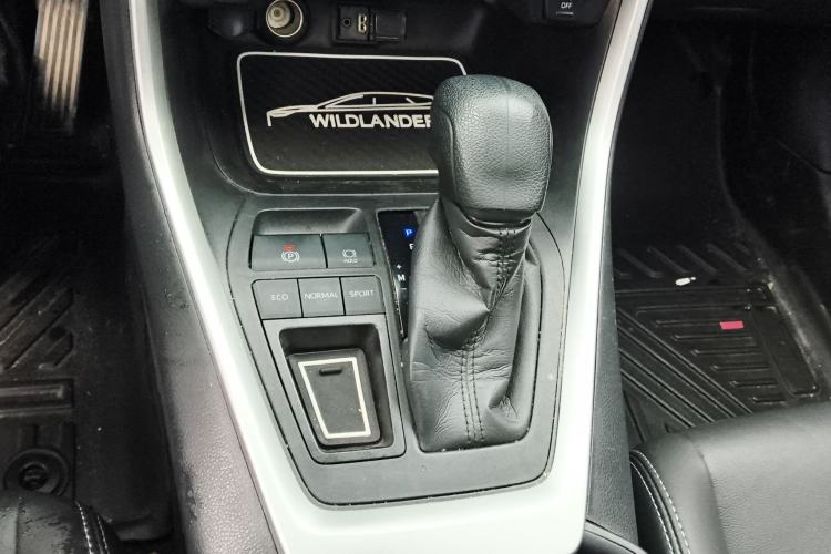 Used Toyota Wildlander 2020 2.0L CVT Two-Wheel Drive Luxury Edition Gear Lever