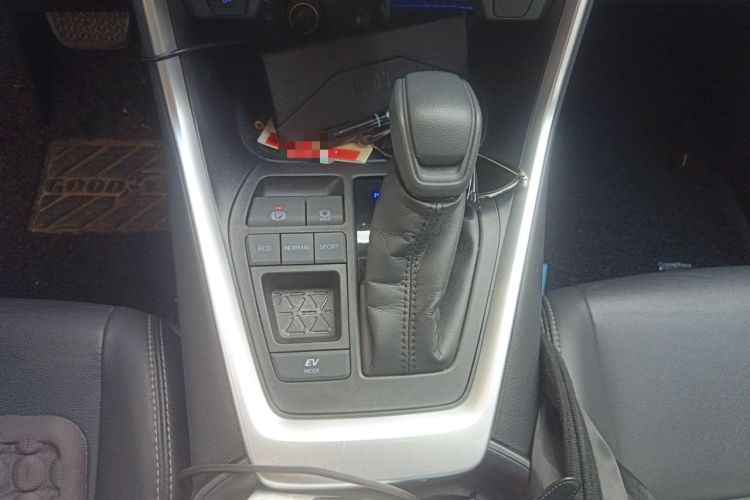 Used Toyota Wildlander 2020 Dual-Engine 2.5L E-CVT Two-Wheel Drive Luxury Edition Gear Lever