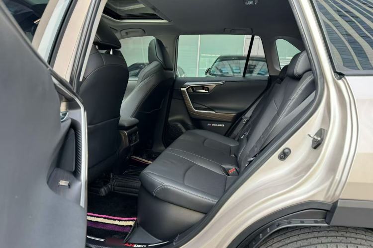 Used Toyota Wildlander 2020 Dual-Engine 2.5L E-CVT Two-Wheel Drive Prestige Edition Interior 2