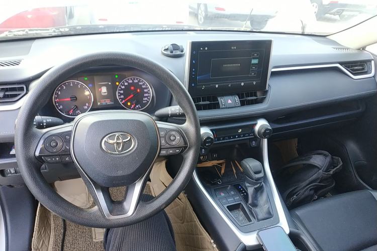 Used Toyota Wildlander 2020 2.0L CVT Two-Wheel Drive Luxury Edition Interior 2