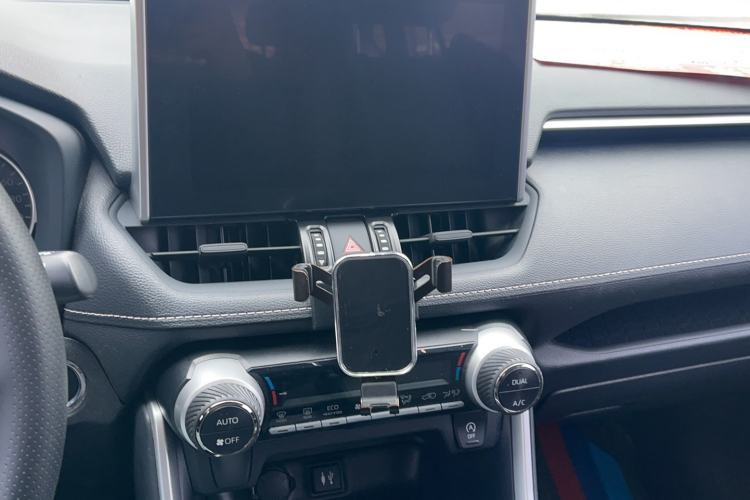 Used Toyota Wildlander 2020 2.0L CVT 4x4 Luxury Edition Interior 7