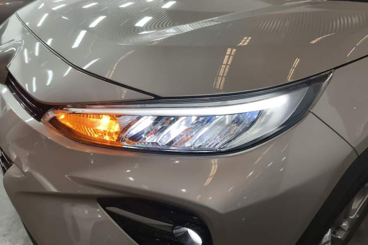 Used Toyota Wildlander 2020 2.0L CVT 4x4 Luxury Edition Left Front Headlight
