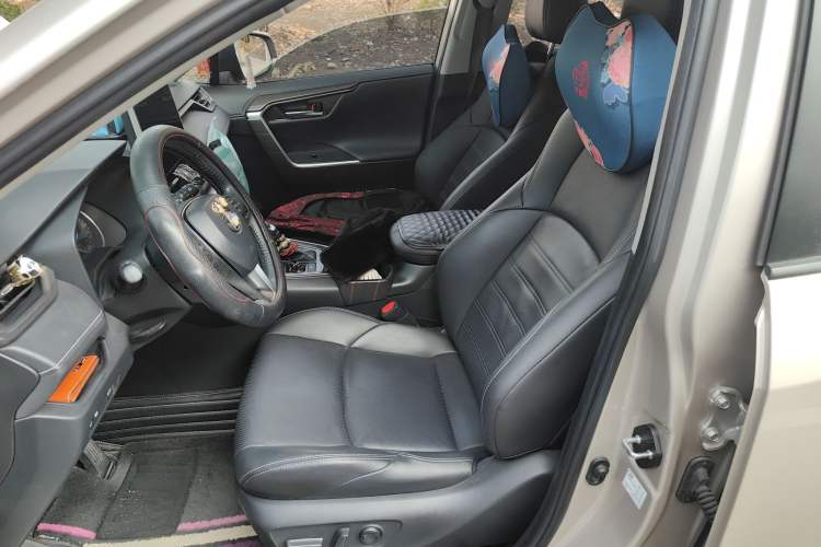 Used Toyota Wildlander 2020 Dual-Engine 2.5L E-CVT Two-Wheel Drive Prestige Edition Left Front Seat