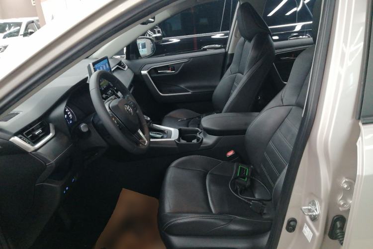 Used Toyota Wildlander 2020 Dual-Engine 2.5L E-CVT Two-Wheel Drive Prestige Edition Left Front Seat
