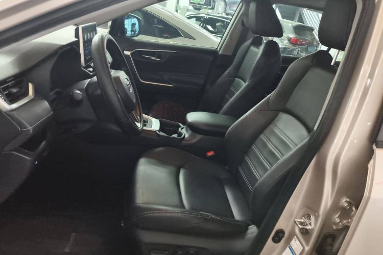 Used Toyota Wildlander 2020 2.0L CVT 4x4 Luxury Edition Left Front Seat