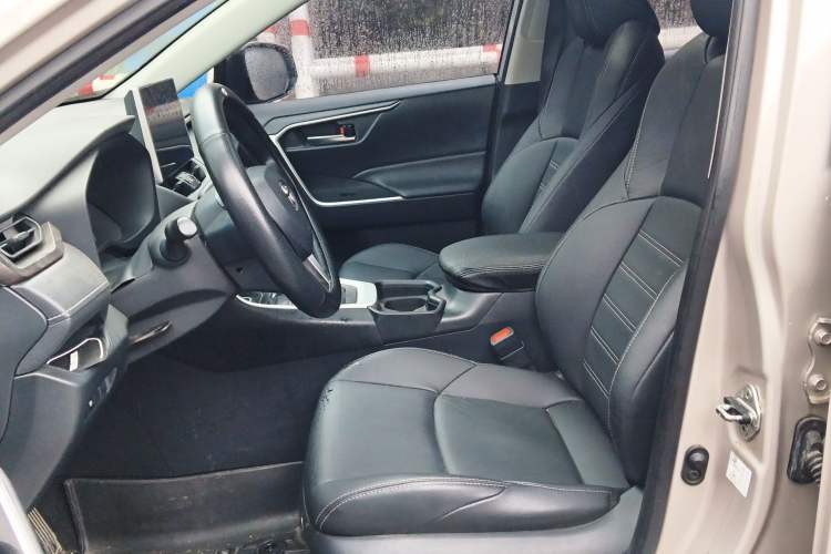 Used Toyota Wildlander 2020 2.0L CVT Two-Wheel Drive Luxury Edition Left Front Seat