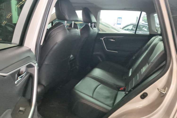 Used Toyota Wildlander 2020 2.0L CVT 4x4 Luxury Edition Left Rear Seat