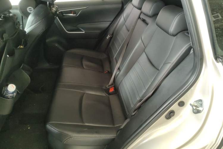 Used Toyota Wildlander 2020 Dual-Motor 2.5L E-CVT Four-Wheel Drive Luxury Edition Left Rear Seat