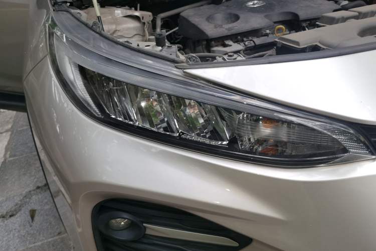 Used Toyota Wildlander 2020 2.0L CVT Two-Wheel Drive Leading Edition Right Front Headlight
