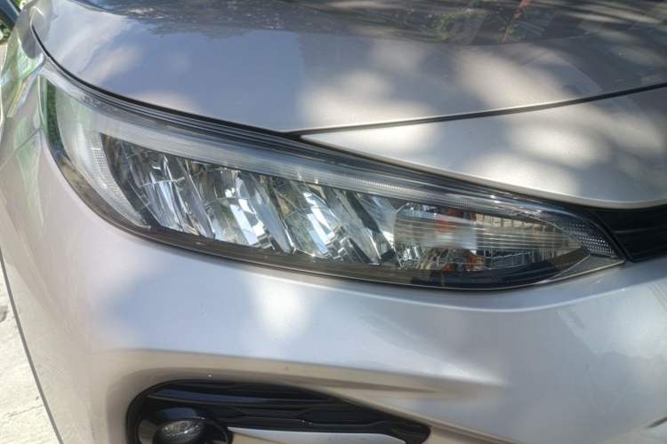 Used Toyota Wildlander 2020 Dual-Engine 2.5L E-CVT Two-Wheel Drive Luxury Edition Right Front Headlight